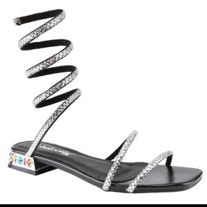 NIB Strappy Chunky Heel Sandal